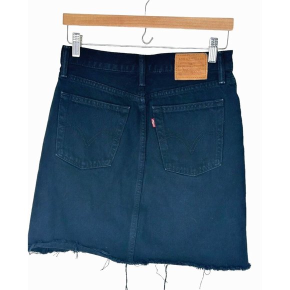 Levi's Premium Big E Skirt In Black, frayed edge Women’s Size 25 - Picture 2 of 8